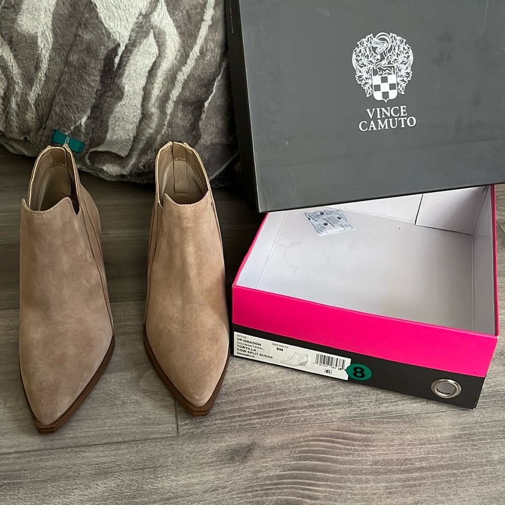 Vince Camuto women’s shoes size 8